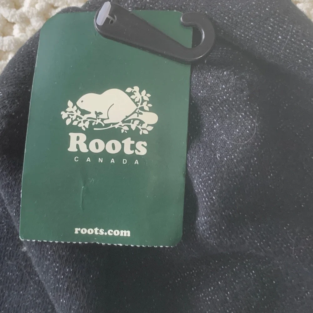 O/S Roots Toque - Picture 5 of 6